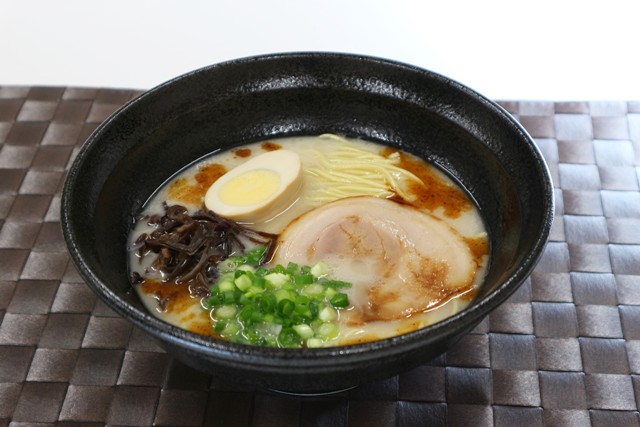 熊本県熊本豚骨ラーメン